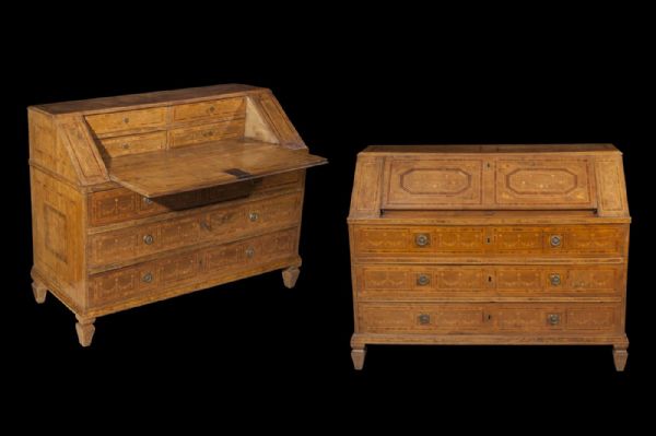 Important pair of drop-front desks from Emilia Rolo, 18th century.