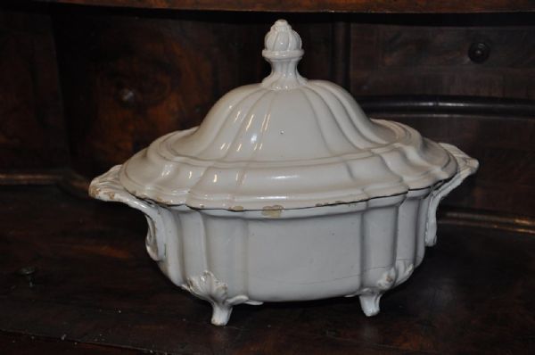 Sassuolo Soup Tureen, 18th Century