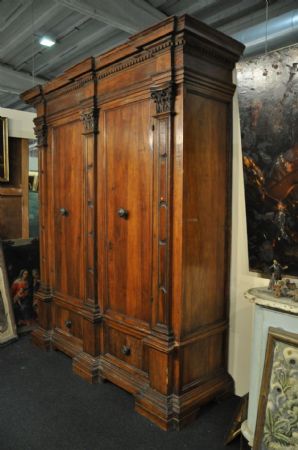 Armoire du XVIIe siècle