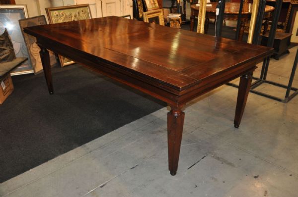 Large extendable table, Emilia 18th century