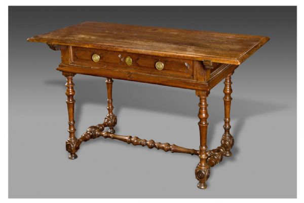 Elegant spool-turned desk, Emilia 17th-18th century.