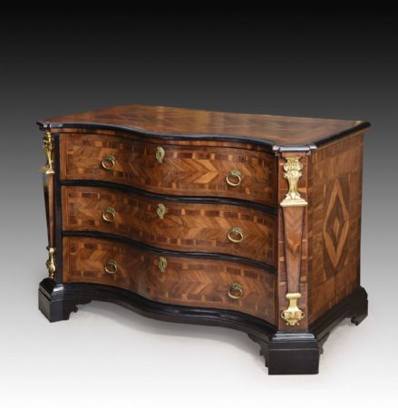 Venetian chest of drawers, 18th century