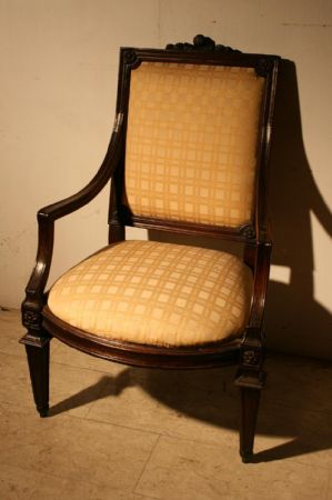 Luigi XVI walnut armchair from Parma-Piedmont