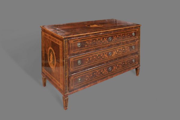 Elegant Louis XVI chest of drawers