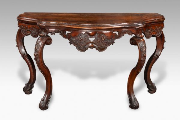 Elegant and rare console table, Venice, 18th century