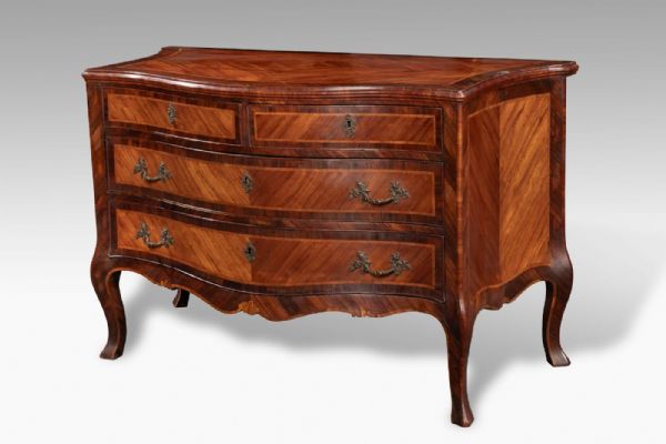 Commode et paire de tables de chevet, Venise XVIIIe siècle