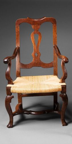 Fauteuil en noyer XVIIIe siècle Modène