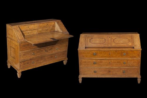 An important pair of Emilia Rolo Sec. XVIII folding furniture
    