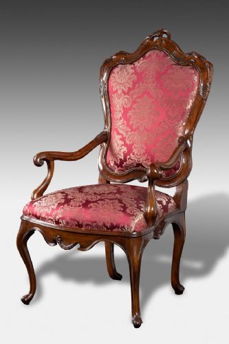 Fauteuil en noyer, Venise, XVIIIe siècle