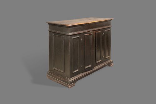 Rara credenza emiliana sec. XVII